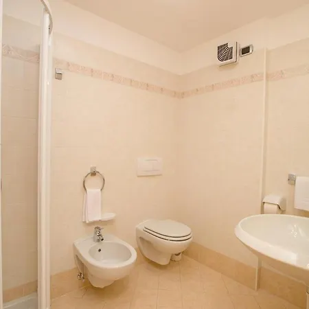 Hotel Garni Al Plan Livigno Exterior photo